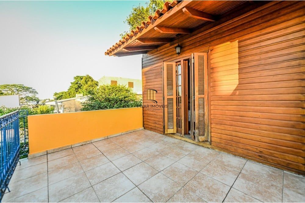 Casa de Condomínio 4 dormitórios no bairro Santa Tereza