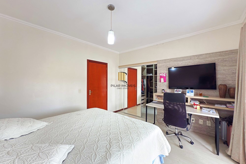 Casa de Condomínio 3 dormitórios no bairro Hípica