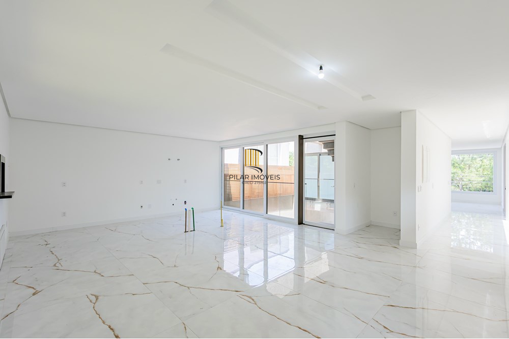 Casa de Condomínio 3 dormitórios no bairro Krahe