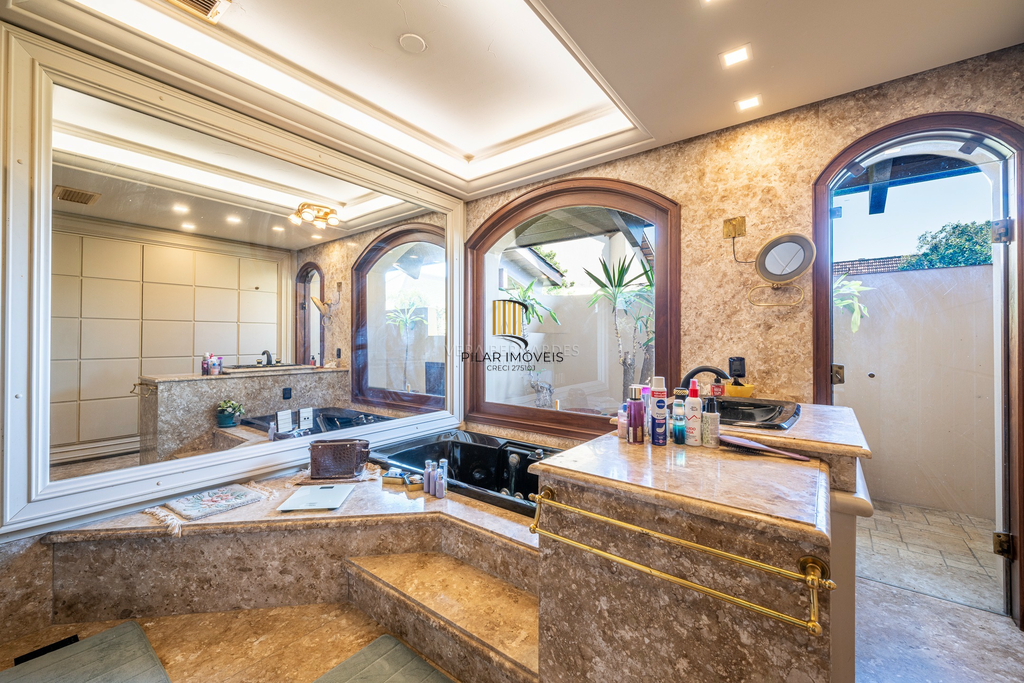 Casa de Condomínio 3 dormitórios no bairro Cavalhada