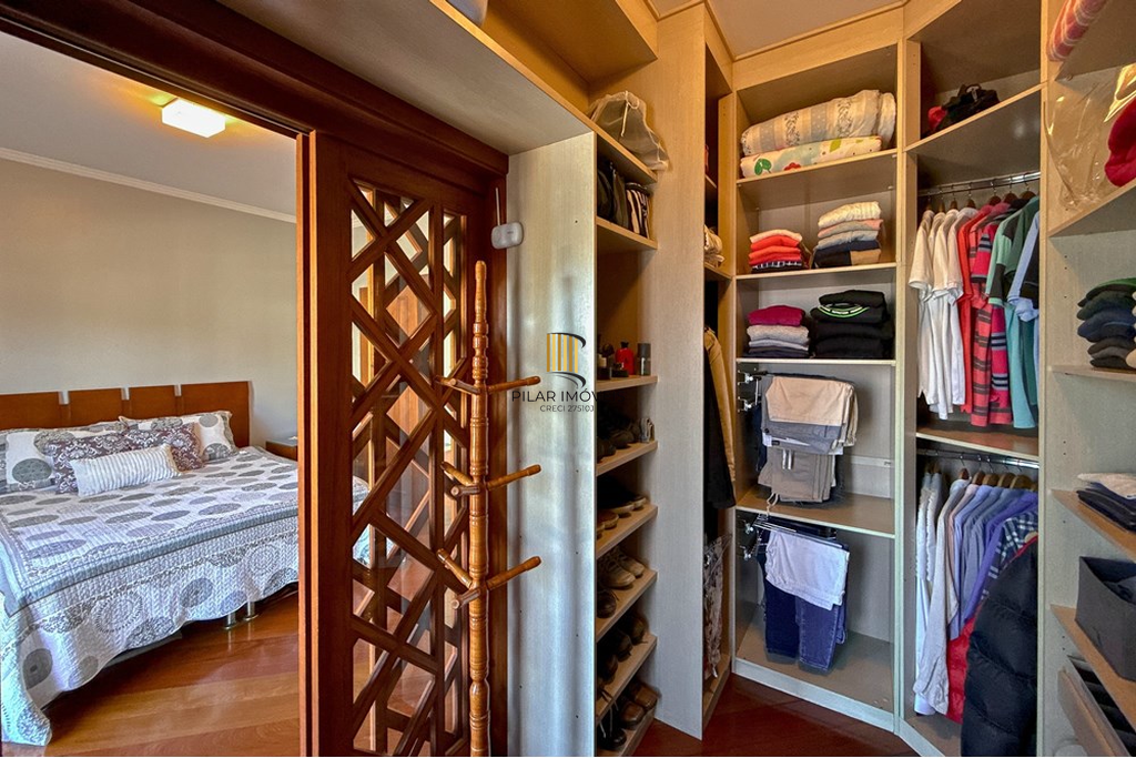 Casa 4 dormitórios no bairro São José