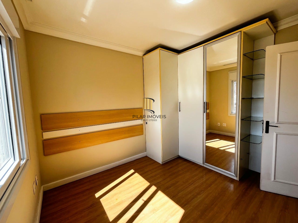 Casa 4 dormitórios no bairro Chácara das Pedras