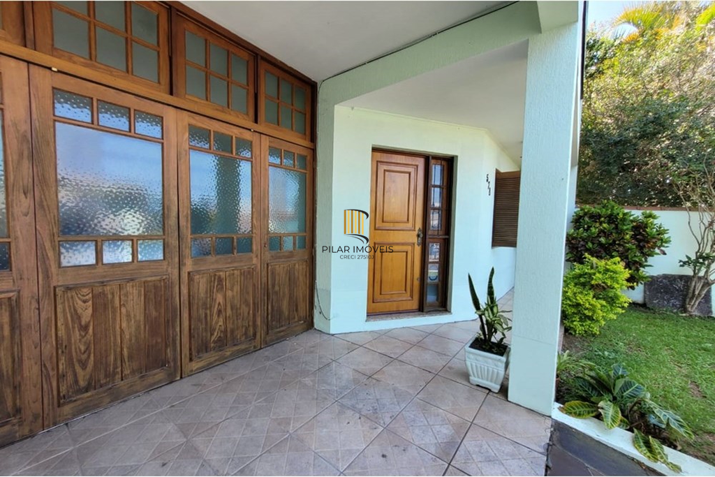 Casa 3 dormitórios no bairro Santa Isabel