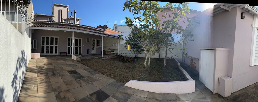 Casa de Condomínio 3 dormitórios no bairro Petrópolis