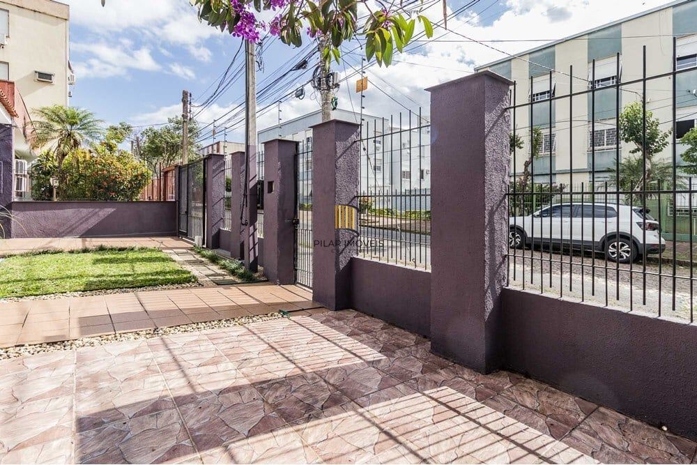 Casa 3 dormitórios no bairro São Sebastião