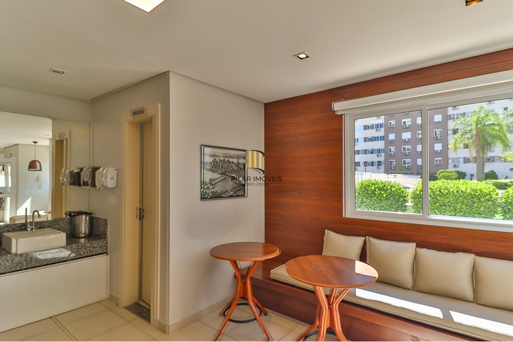 Apartamento 2 dormitórios no bairro Passo da Areia