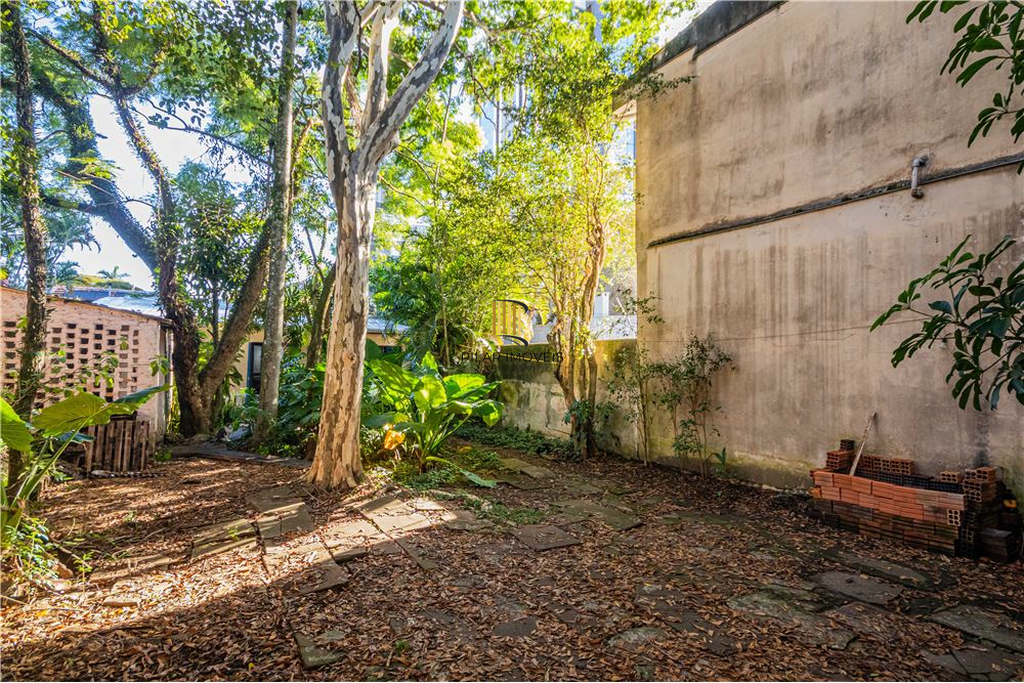 Casa 5 dormitórios no bairro Petrópolis