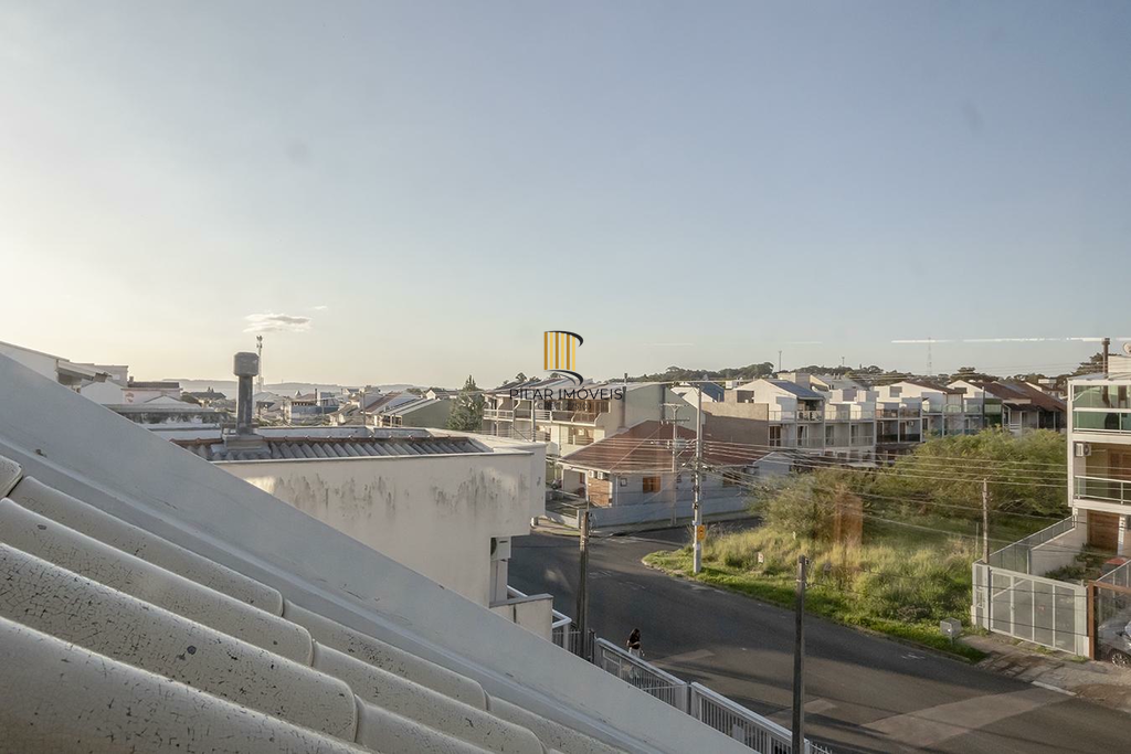 Casa 3 dormitórios no bairro Guarujá