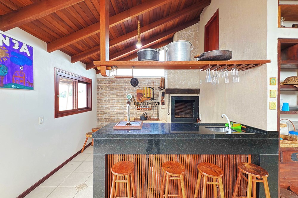 Casa de Condomínio 3 dormitórios no bairro Hípica