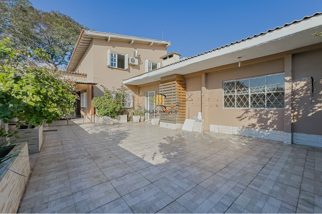 Casa 3 dormitórios no bairro Sarandi