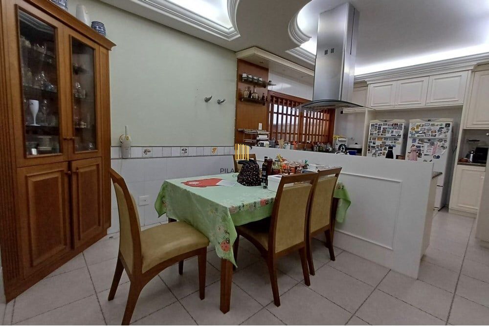 Casa 4 dormitórios no bairro Partenon