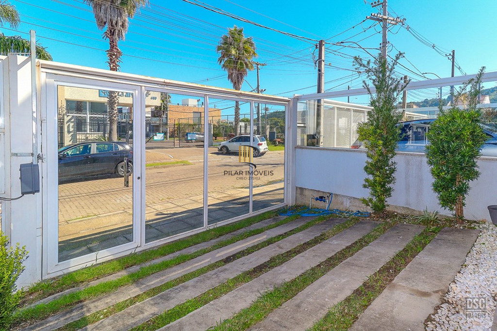 Casa 2 dormitórios no bairro Hípica