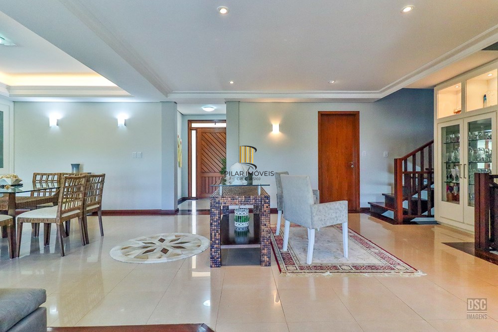 Casa 4 dormitórios no bairro Ipanema