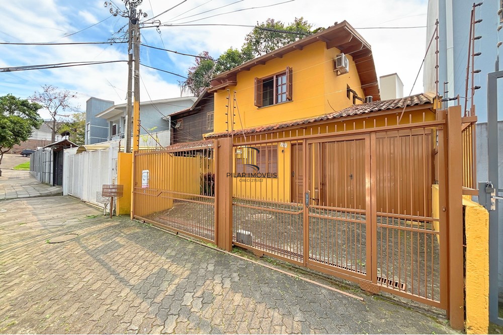 Casa 3 dormitórios no bairro Vila Nova