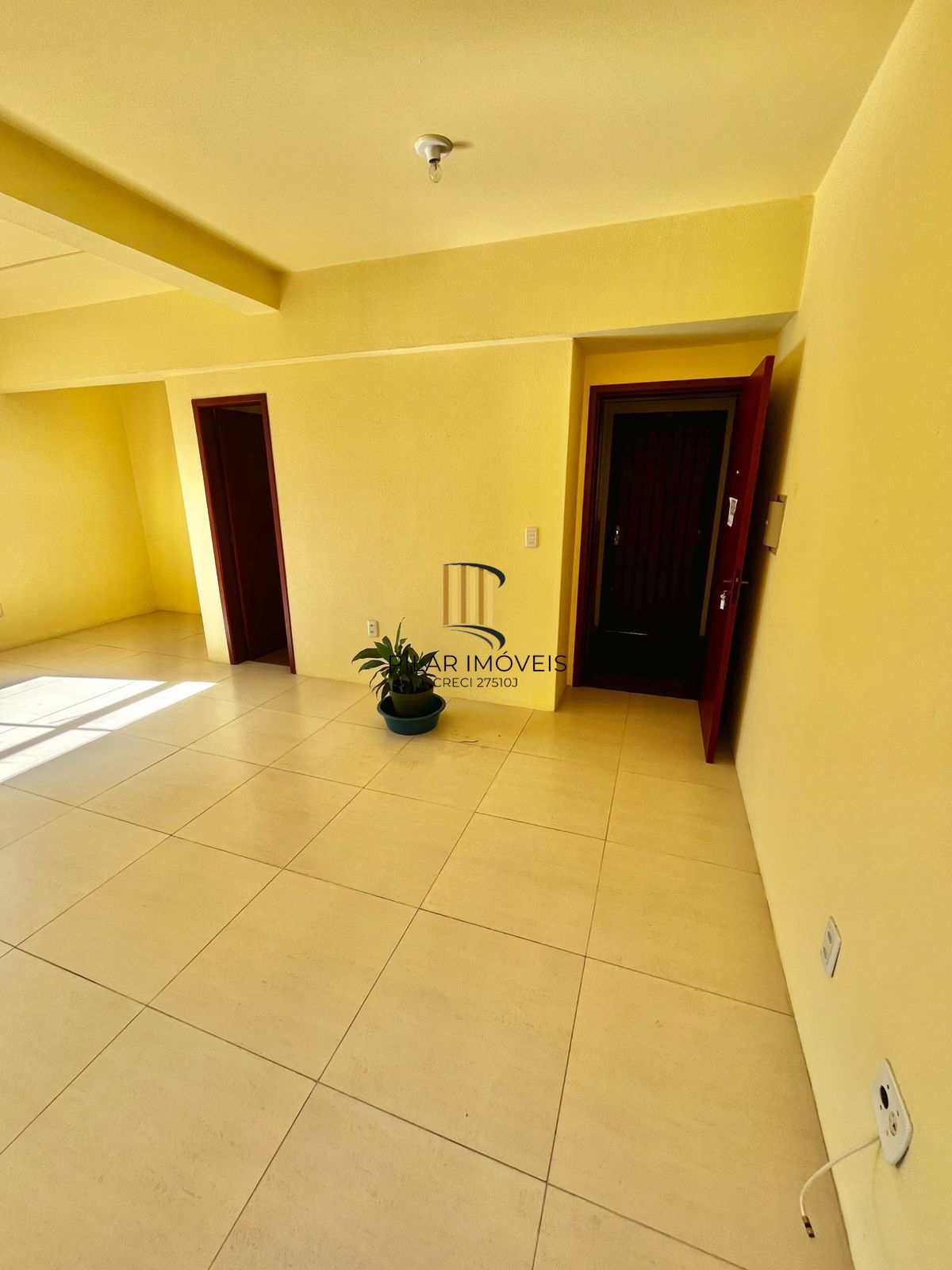 Sala comercial, Av Assis Brasil, 34 m², prédio com elevador, sala com banheiro