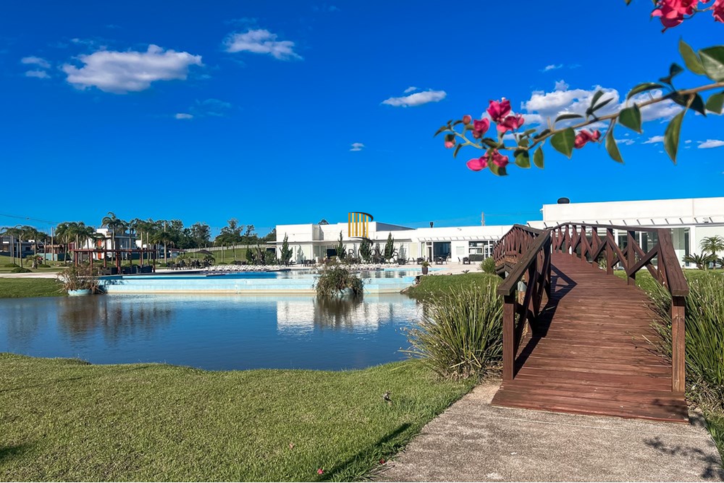 Casa de Condomínio 3 dormitórios no bairro Sanga Funda