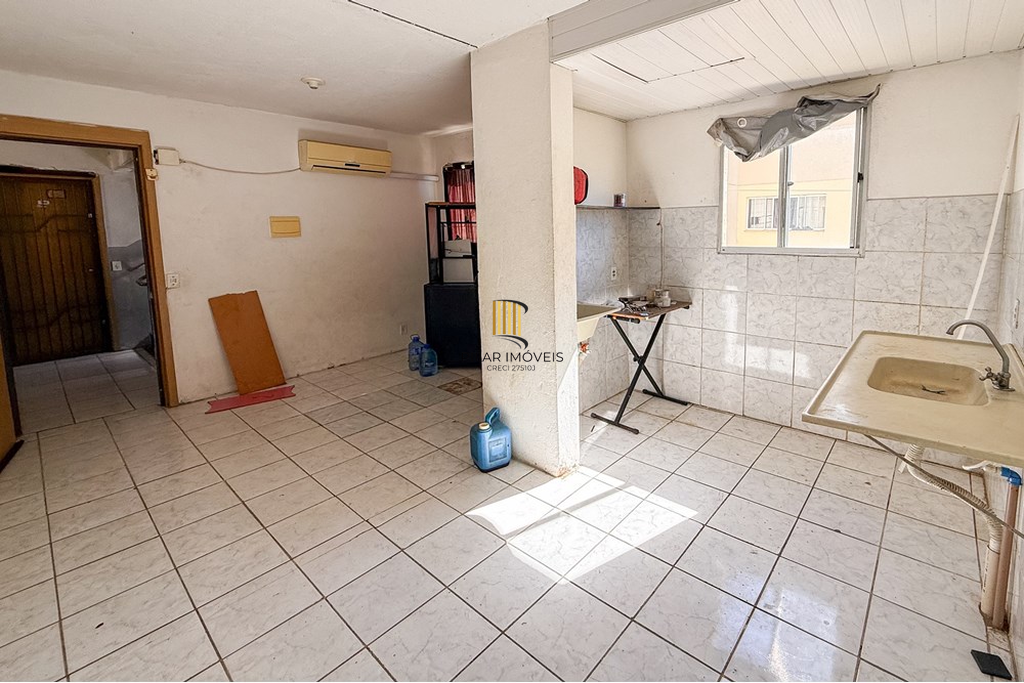 Apartamento 2 dormitórios no bairro Guajuviras