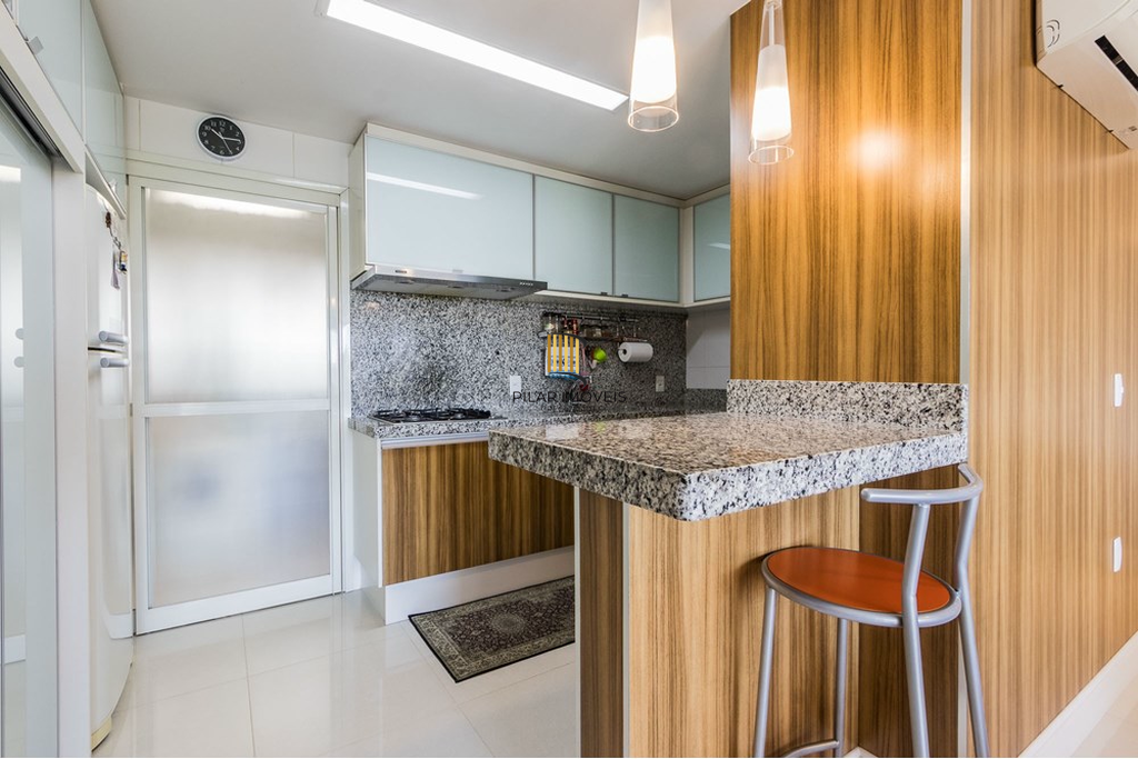 Apartamento 3 dormitórios no bairro Menino Deus