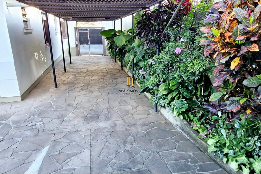 Casa 4 dormitórios no bairro Jardim do Salso