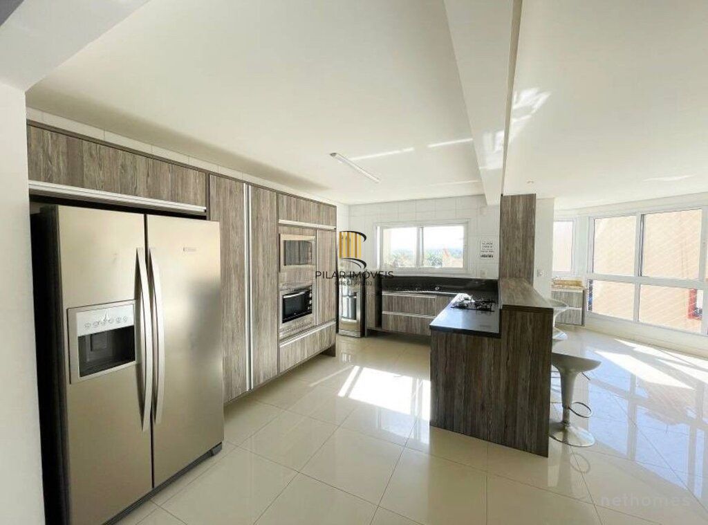 Apartamento 4 dormitórios no bairro Centro