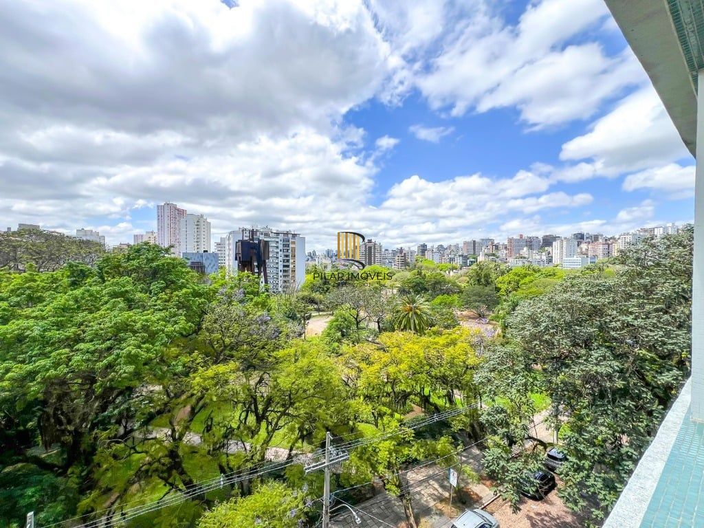 Apartamento 4 dormitórios no bairro Moinhos de Vento
