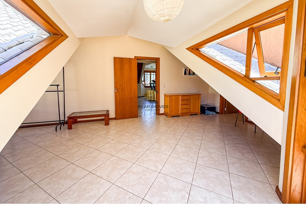 Casa 6 dormitórios no bairro Marechal Rondon