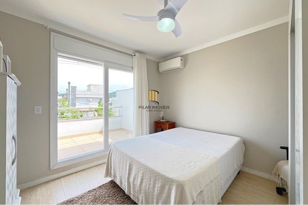 Casa 3 dormitórios no bairro Hípica