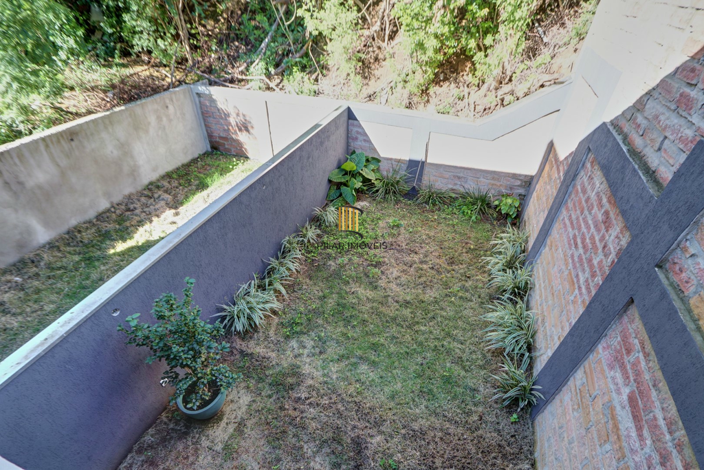 Casa 3 dormitórios no bairro Chácara das Pedras