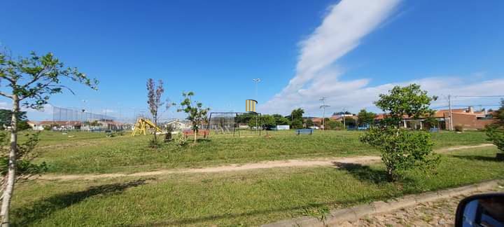 Casa 3 dormitórios no bairro Hípica