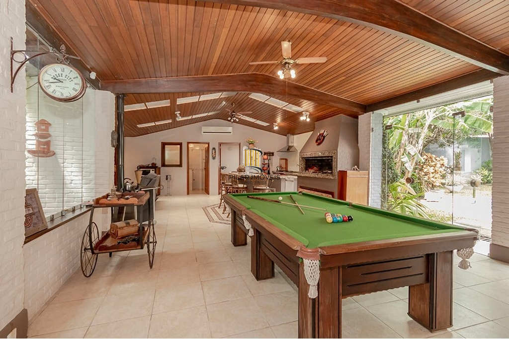Casa 4 dormitórios no bairro Ipanema