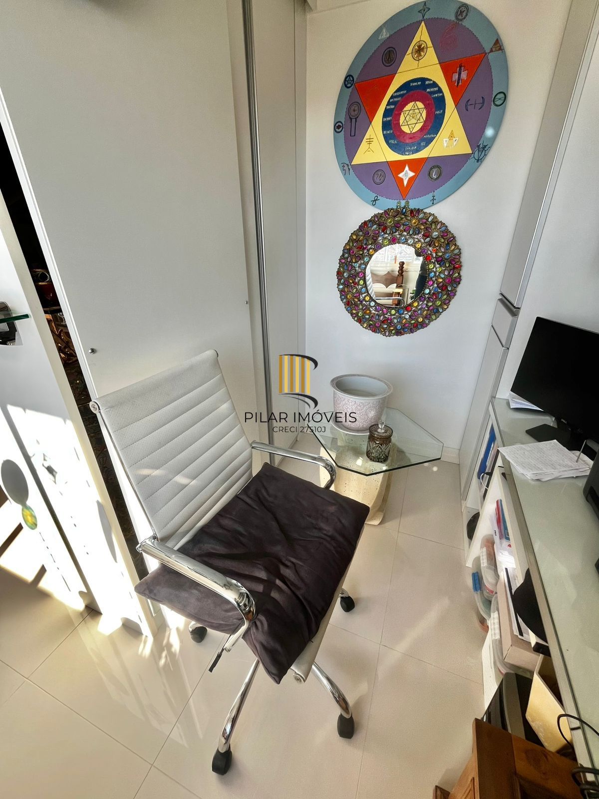 Lindo apto no Jardim Europa, 10º andar, sol e vista, mobiliado, 02 vagas fixas