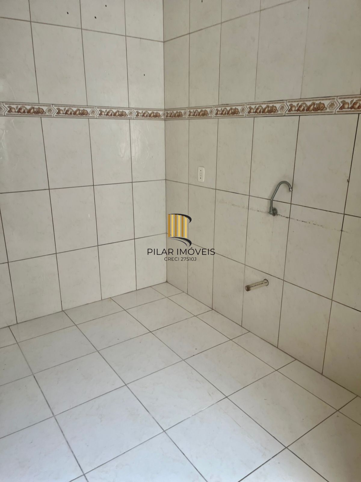 Apto 01 dorm com vaga no Cristo Redentor, 43 m2, 01 lance de escada