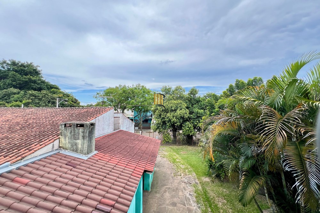 Casa 4 dormitórios no bairro Igara