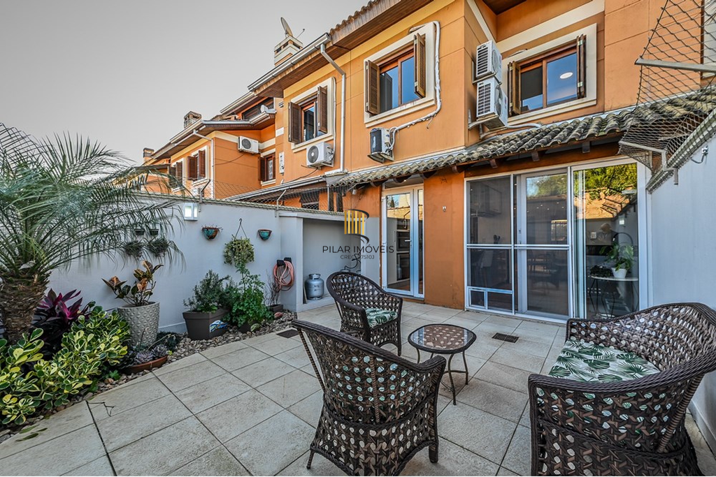 Casa de Condomínio 3 dormitórios no bairro Tristeza