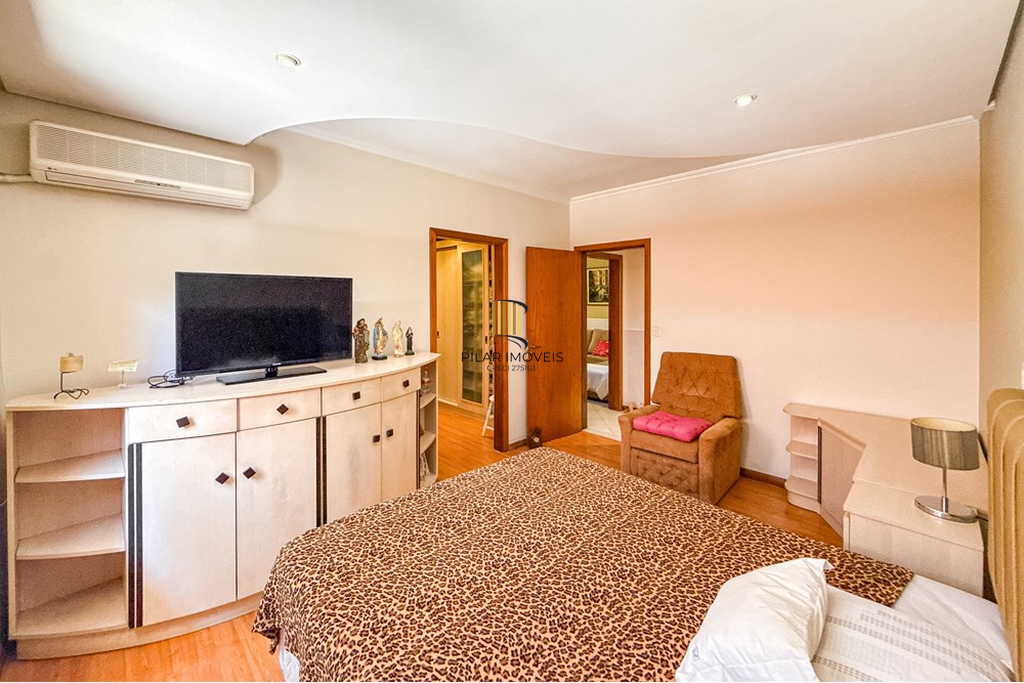 Casa 6 dormitórios no bairro Marechal Rondon