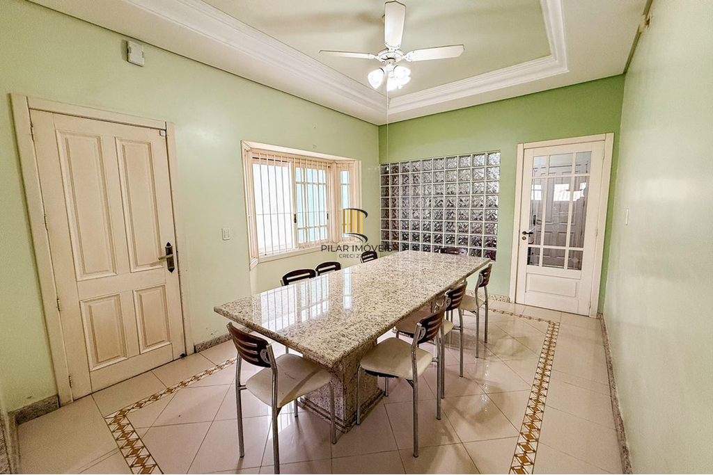 Casa 6 dormitórios no bairro Nossa Senhora das Graças