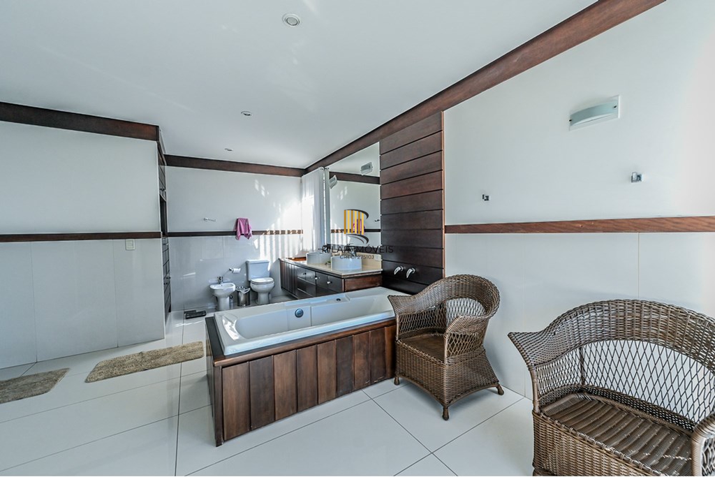 Casa 4 dormitórios no bairro Morro Santana