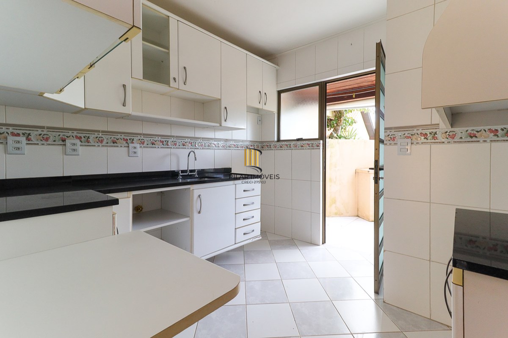 Casa de Condomínio 3 dormitórios no bairro Jardim Itu