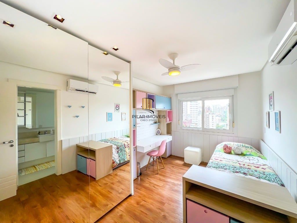 Apartamento 4 dormitórios no bairro Petrópolis