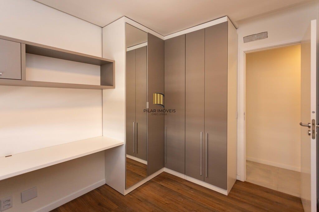 Apartamento 2 dormitórios no bairro Vila Ipiranga