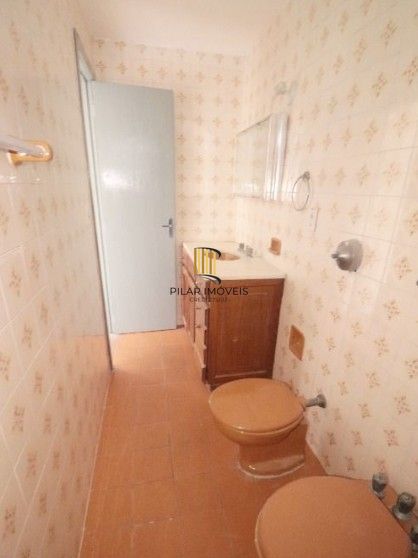 Apto 02 dorm e 01 vaga, sala, coz, dep emp, frente, 77 m2, Bairro Passo da Areia