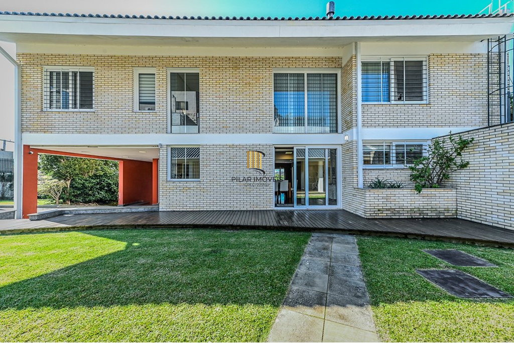 Casa 4 dormitórios no bairro Morro Santana