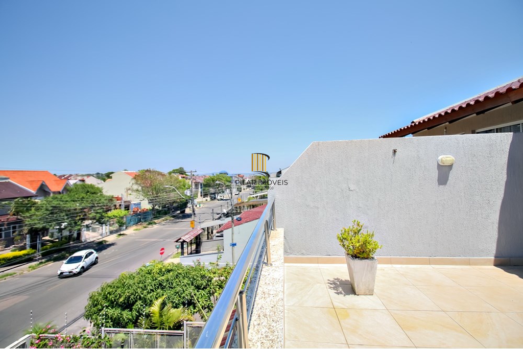 Casa 3 dormitórios no bairro Guarujá