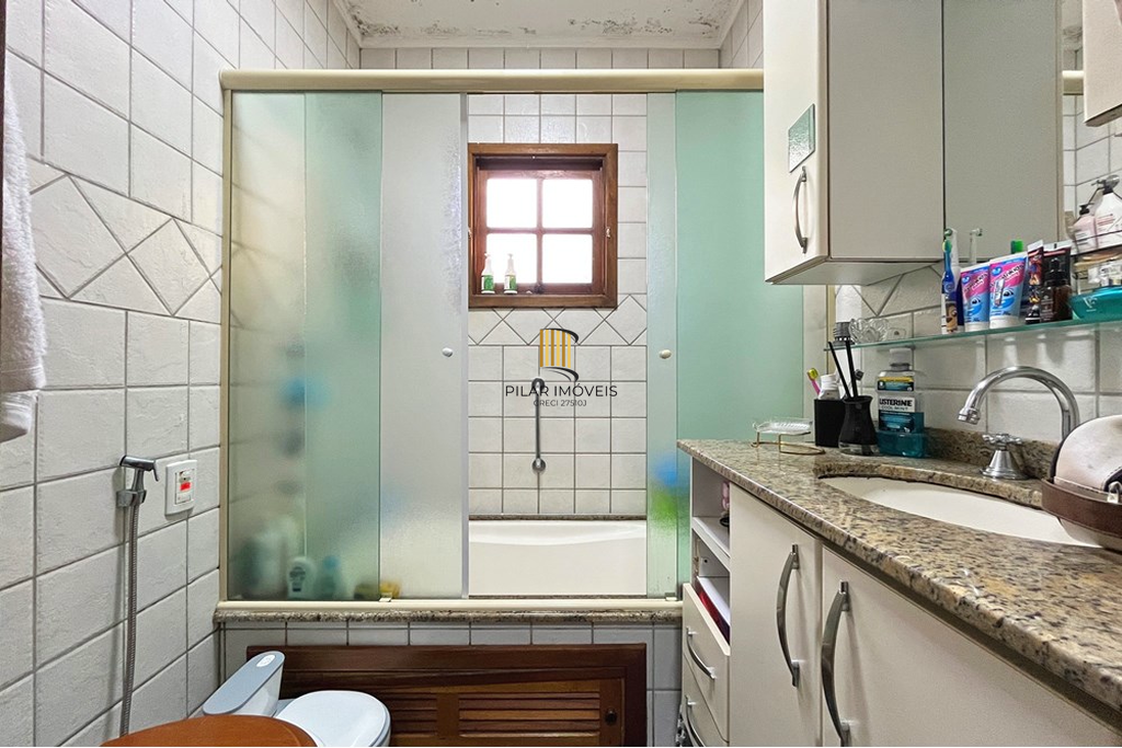 Casa de Condomínio 3 dormitórios no bairro Pedra Redonda