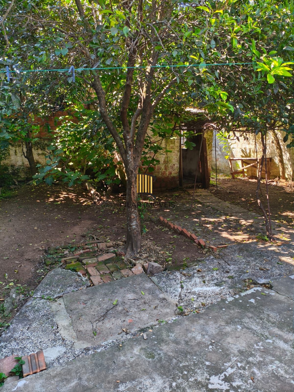 Casa com 80 m2 de área construída, 03 dorm, sala estar/jantar, cozinha, pátio