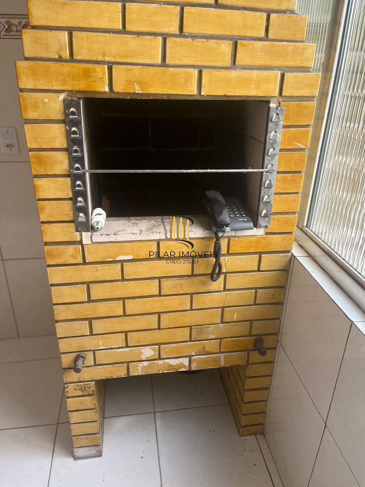 Apto 01 dorm com vaga no Cristo Redentor, 43 m2, 01 lance de escada