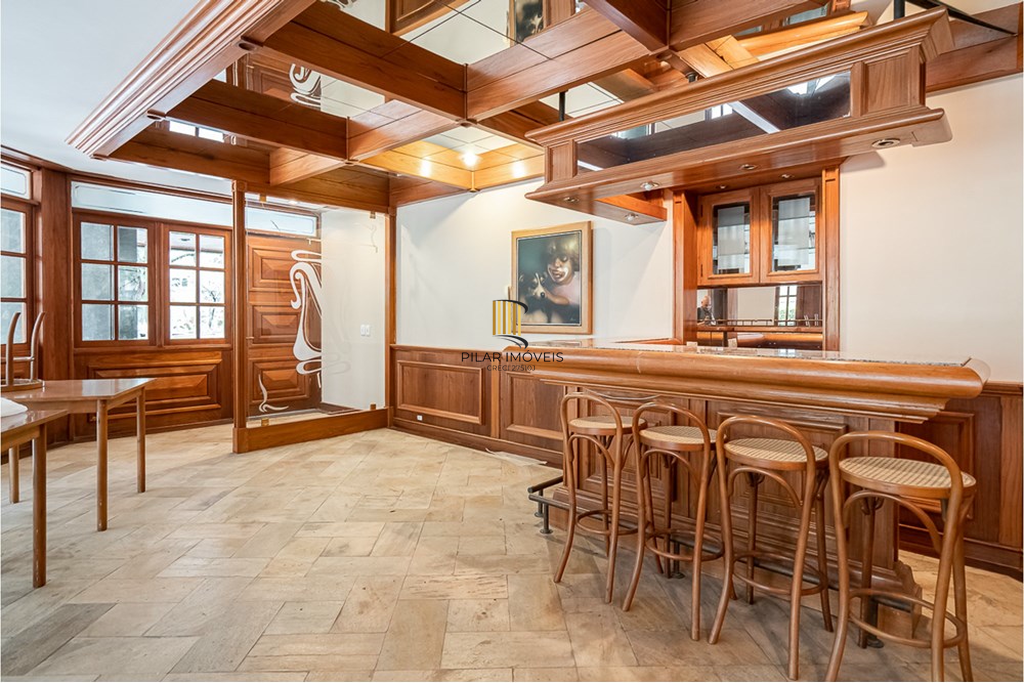 Cobertura 4 dormitórios no bairro Moinhos de Vento