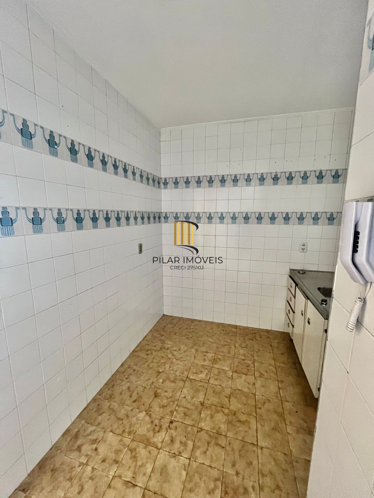 02 dorm, 73 m², sol da tarde, com vaga, dep e banho aux, no Passo da Areia
