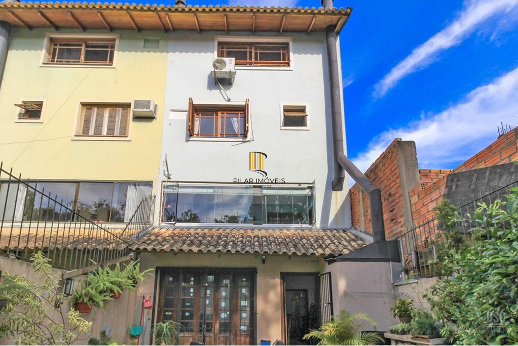 Casa 3 dormitórios no bairro Ipanema