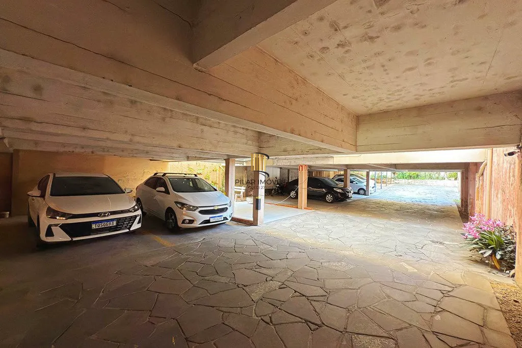 Apartamento 2 dormitórios no bairro Azenha